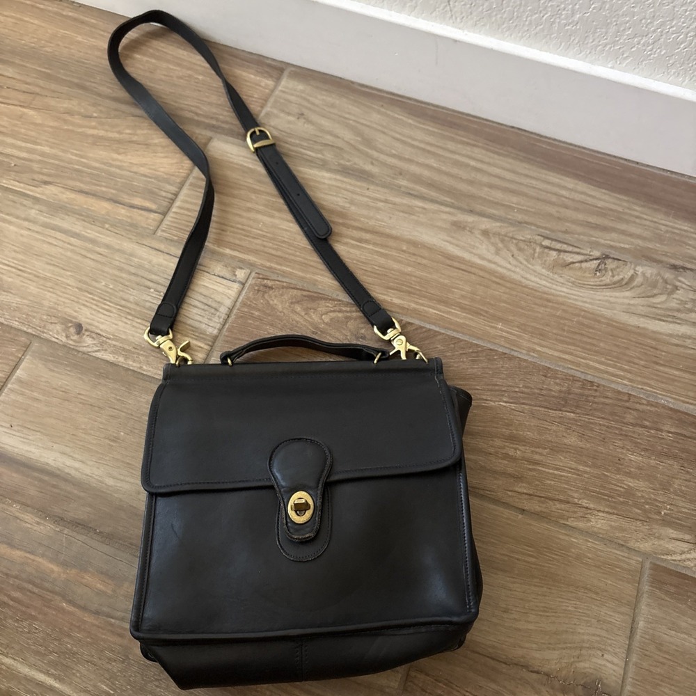 Vintage COACH Willis Bag 9927 Black Leather Vintage USA Brass Hardware Crossbody